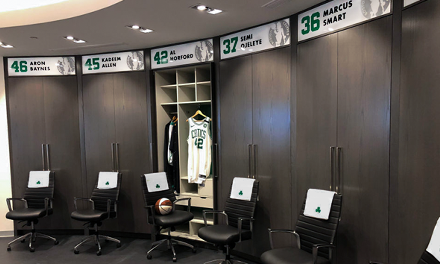 Recessed - Madison - Celtics dressing room